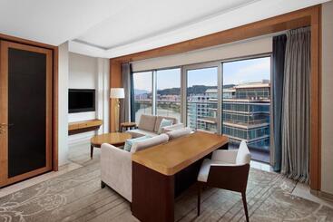 Отель Sheraton Qiandao Lake Resort