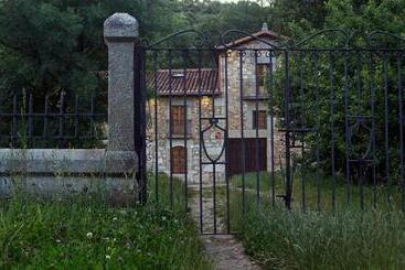 La Torre Del Molino Es Una Casa Rural Ubicada Sobre Un Antiguo Molino - Tormellas