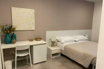 تختخواب و صبحانه A Casa Di Lella