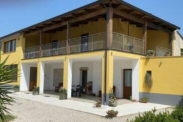 ホテル Agriturismo B&b Dal Professore