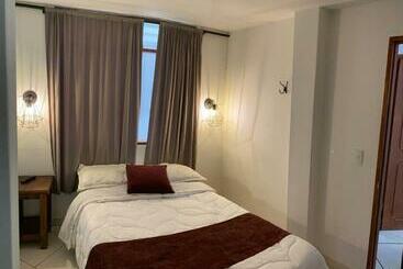 هتل Hostel Affordable Rooms With Private Bathroom San Juan Guatapé