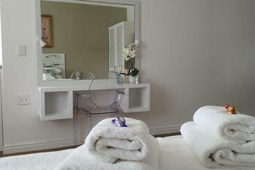 پانسیون Plett57   Self Catering   Room No2