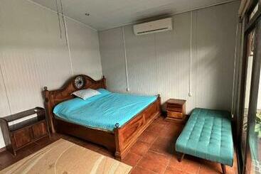 پانسیون Hostel Casa Tamarai