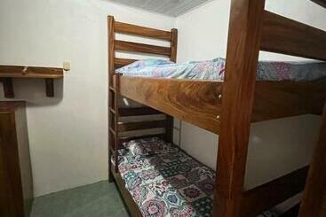 پانسیون Hostel Casa Tamarai