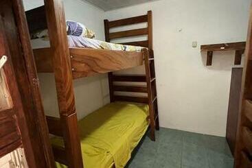 پانسیون Hostel Casa Tamarai