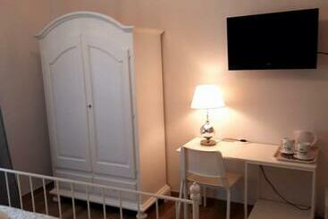 تختخواب و صبحانه Casa Pasteur A Due Passi Da Ostuni