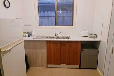 تختخواب و صبحانه City Centre Apartments