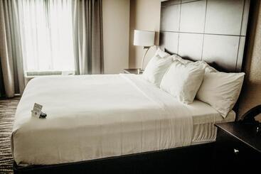 Cobblestone Hotel & Suites International Falls