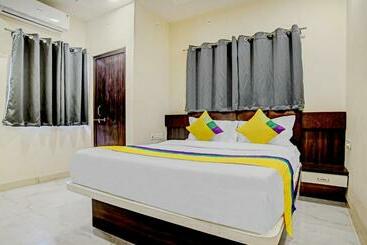 Hotel Anand Shree,indore