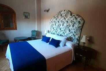 هتل Apartamentos Turísticos Y Suites
