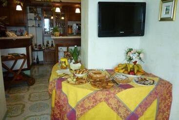تختخواب و صبحانه L Antico Borgo Dei Limoni