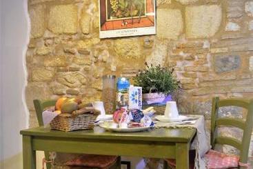 تختخواب و صبحانه In Tarquinia Albergo Diffuso