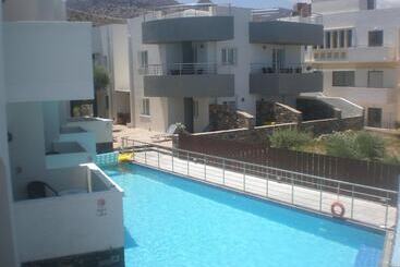 آپارتمانهای توریستها Elounda Alikes Suites & Studios