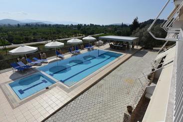 هتل Lilly Villa