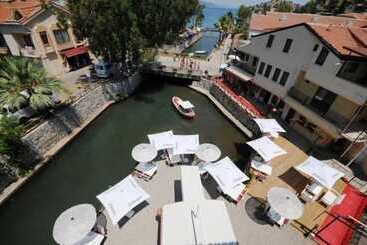 Отель Turunç Dream