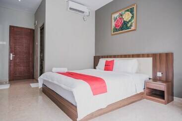 فندق Reddoorz Premium @ Permata Baloi Green