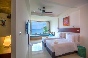 リゾートホテル Norn Talay Surin Beach Phuket