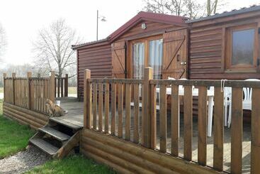 호텔 Camping La Croix Badeau   Chalet