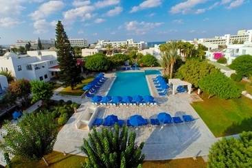 Aliathon Resort