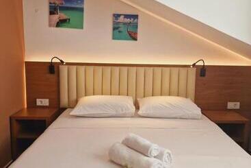 تختخواب و صبحانه Stay Inn Rediu