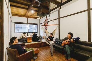 پانسیون Couch Potato Hostel   Vacation Stay 28455v