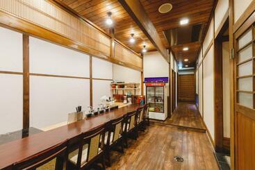 پانسیون Couch Potato Hostel   Vacation Stay 28455v