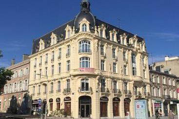 בית מלון כפרי Le Carlton