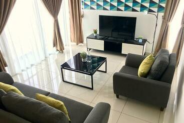 پانسیون Pinnacle Tower Apartment Stay By Feel Suites