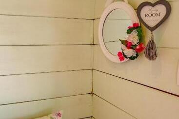 ベッドアンドブレックファースト La Roulotte De La Villa Des Chouettes
