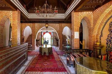 تختخواب و صبحانه Palais Ghiat