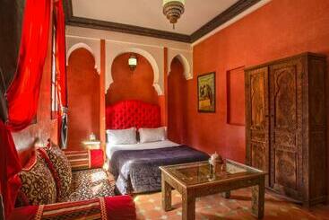 تختخواب و صبحانه Palais Ghiat