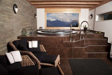 هتل Crans Luxury Lodges
