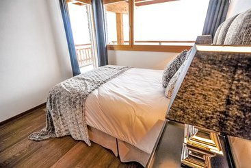 هتل Crans Luxury Lodges