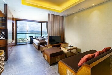 هتل Away Okinawa Kouri Island Resort