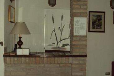 هتل Albergo Airone