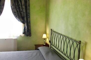 هتل Castello Montegiove