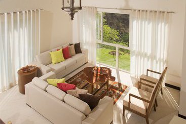 استراحتگاه Puerto Bahia Villas