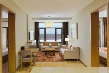 هتل Holiday Inn Changbaishan Suites, An Ihg