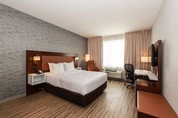 בית מלון כפרי Quality Inn & Suites