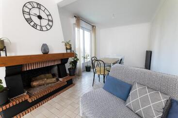 פנסיון Chambre Hote   Dormir Comme à La Maison