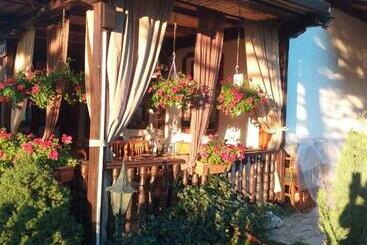 مبيت وإفطار Restaurant And Apartments   T Ga Za Jug Lazaropole