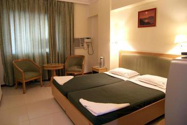 هتل The Menino Regency