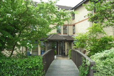 هتل Riverside House