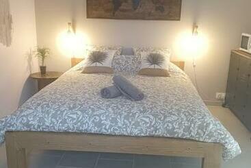 تختخواب و صبحانه La Chouette Villa ,chambre De 20m2 Totalement Indépendante Avec Terrasse