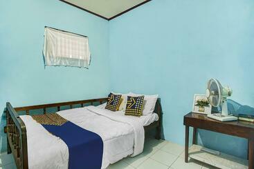فندق Oyo Homes 91089 Desa Wisata Air Terjun Way Kalam