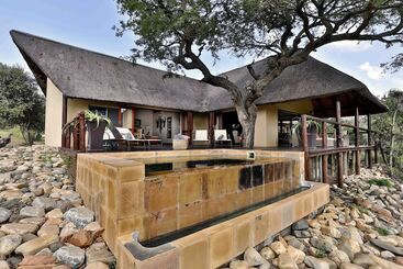 Бунгало Amakhosi Safari Lodge And Spa