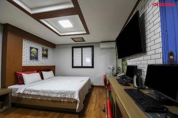 هتل Goodstay World