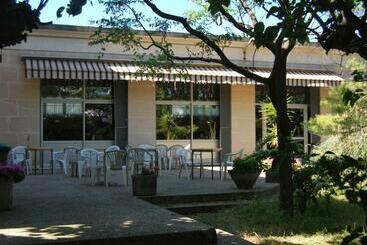 هاستل Auberge De Jeunesse Hi Arles