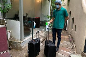 هتل Devraj Niwas