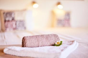 هتل Meikes Guesthouse